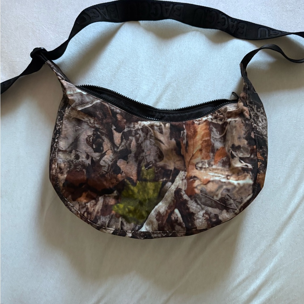 Photo forest Medium crescent bag